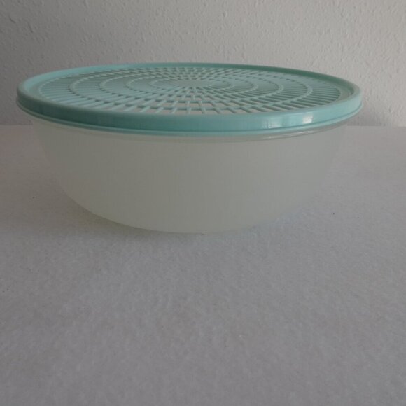 Tupperware Colander Strainer Bowl 1835-3 Flow Thru Sheer Mint Lid 1836-1 Vintage - Picture 2 of 11